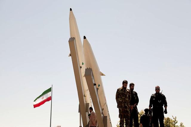 特朗普收到“内鬼”最新情报？伊朗局势紧张升级