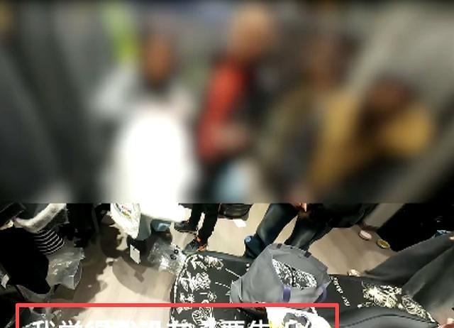 须眉1650元买羽绒服内部填充飞丝 真相令东谈主颦蹙