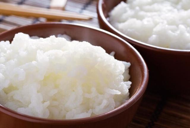 52岁男人每天光吃菜不吃米饭，三个月后，躯壳发生了什么变化？ 零主食计较的警示