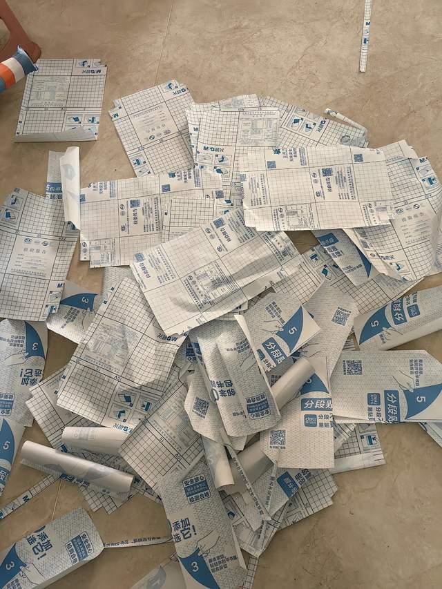 包书皮真有必要吗 家长苦差事引热议