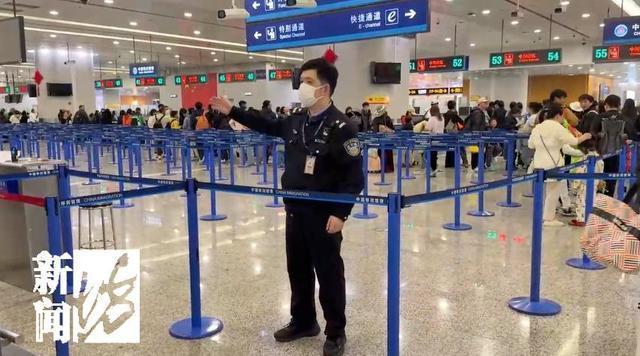 滞留迪拜返沪旅客落地痛哭 归途多舛终平安