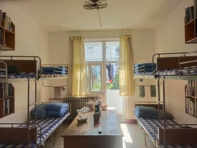 多地高校逐步消除8人间宿舍