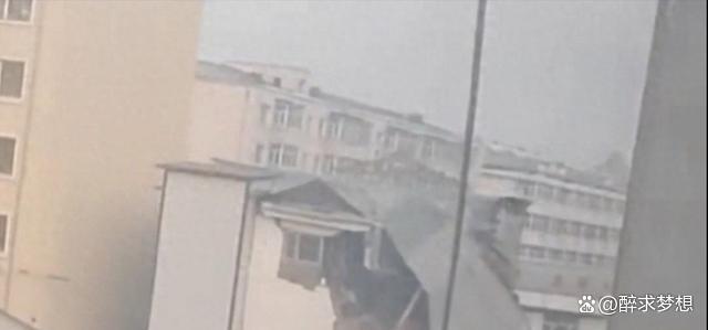 黑龙江一楼房坍塌 内有火锅店和歌厅