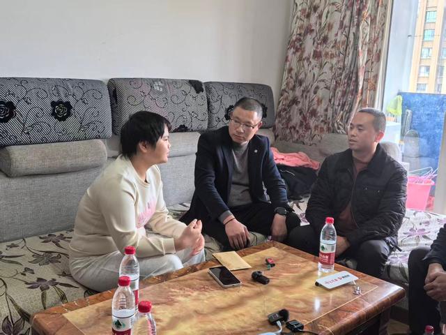 地铁吐血女孩已收到40余万捐款 爱心汇聚希望