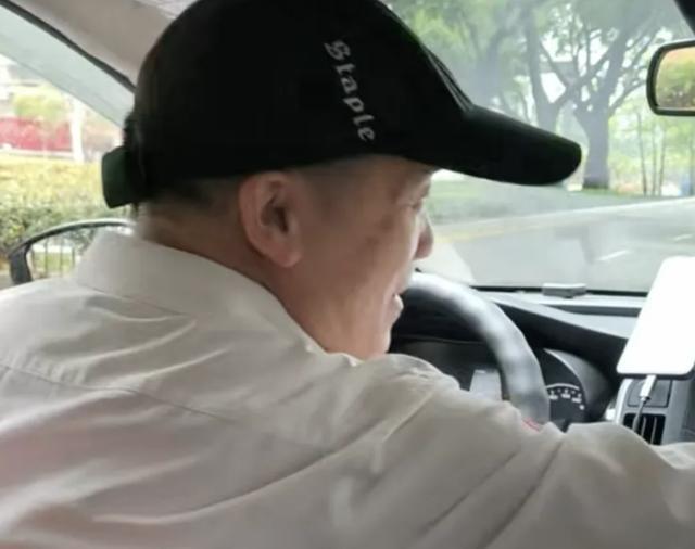 上学路上捡到黄金 这名少年的举动亮了 拾金不昧暖人心