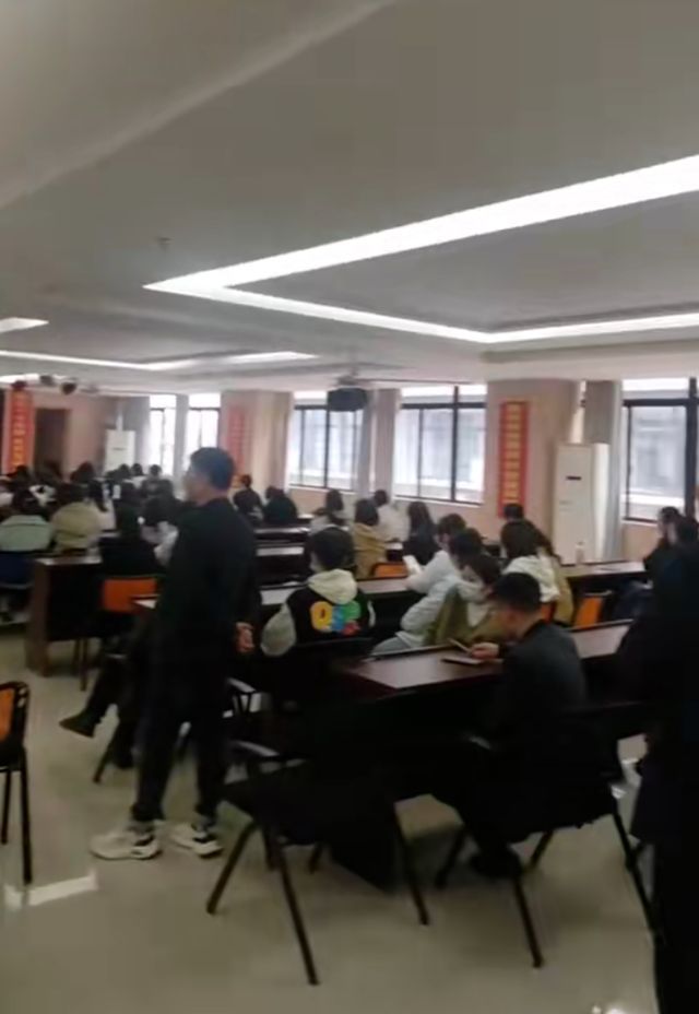 官方回应医院称经营困难解聘全体职工 一夜之间全员失业