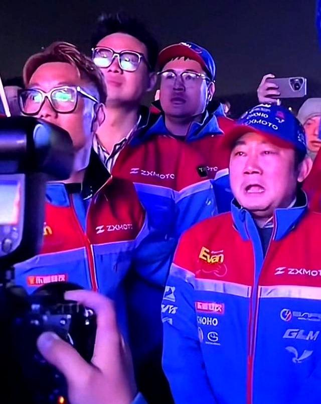 张雪一家三口13年前视频