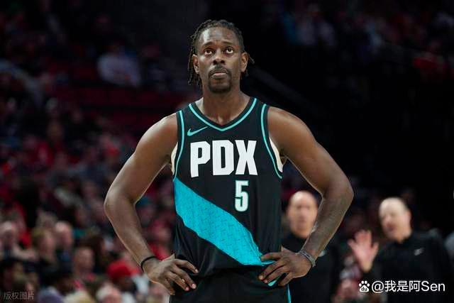 杨瀚森登场受全场欣慰 温情短暂焚烧球馆