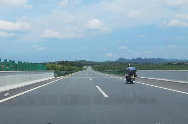 摩托车到底能不能上高速公路 自由与安全的博弈