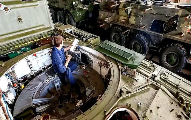 俄罗斯如何摆脱经济萎缩趋势 战时财政药方见底