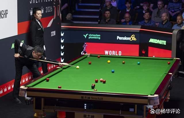 这就是丁俊晖！极限中袋 一杆清台 神仙球展现天赋