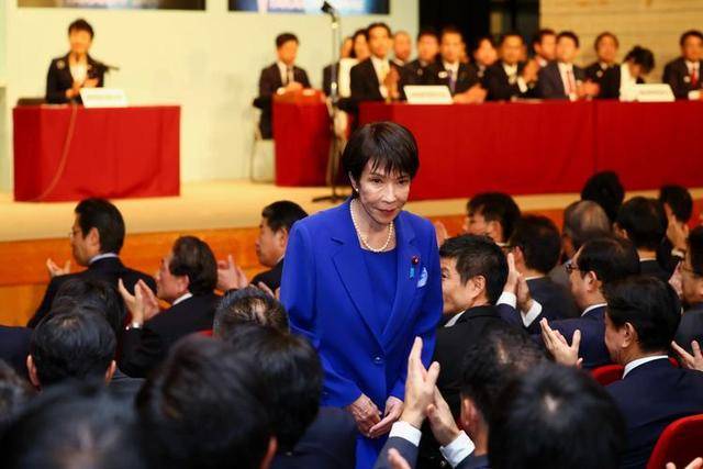 王牌坦克炸膛痛击自己人，高市无视连出阴招，悲剧或将继续上演