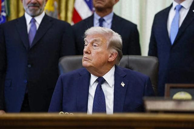 特朗普最新不满意率公布 支持率降至新低