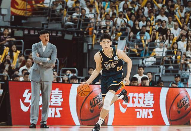 广东新援战北京仅打2分钟就被弃 杜锋暗藏新计划？