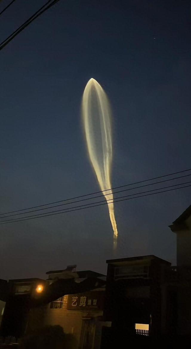 火箭发射像极了“太空水母”