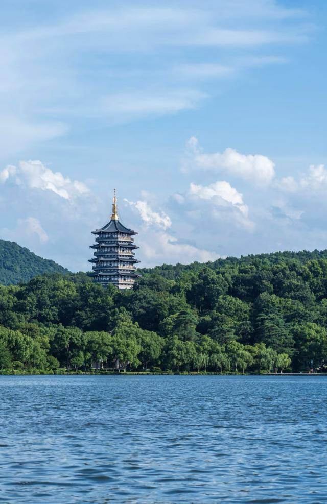 西湖水被贊“肥而不膩” 官方解答 水質(zhì)與心境共繪美景