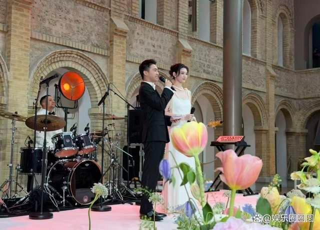 奚梦瑶婚礼香槟塔里装的是提拉米苏