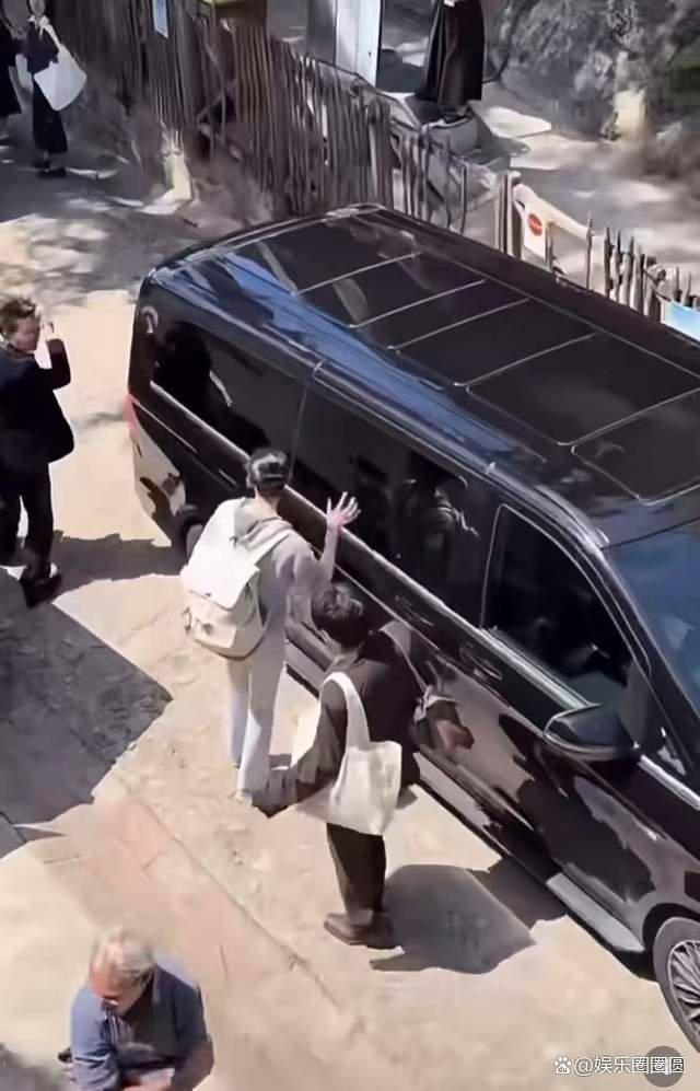 奚梦瑶坐货车去拍婚纱照 豪门婚礼尽显巧思