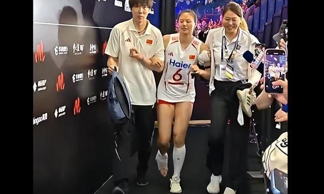 不幸中的万幸！中国女排核心龚翔宇受伤始末元鼎证券，经验完成“自保” 老将智慧稳住局面