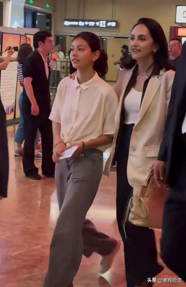 刘烨女儿长这么高了 美成焦点