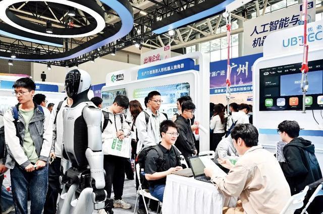 等不及毕业了!年薪600万抢人 大厂争抢AI新星