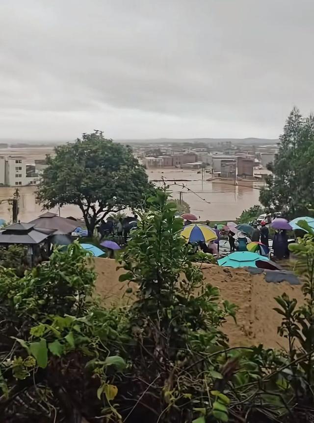 距离六蓝水库最近的村怎么样了 村民紧急转移待救援