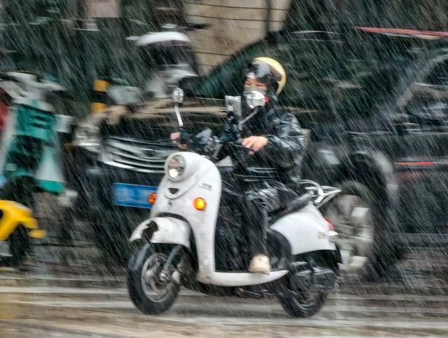 近期台风如何影响我国 多地遭遇强风雨考验