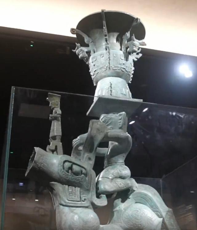 三星堆有最新发现 再现古蜀祭祀场景