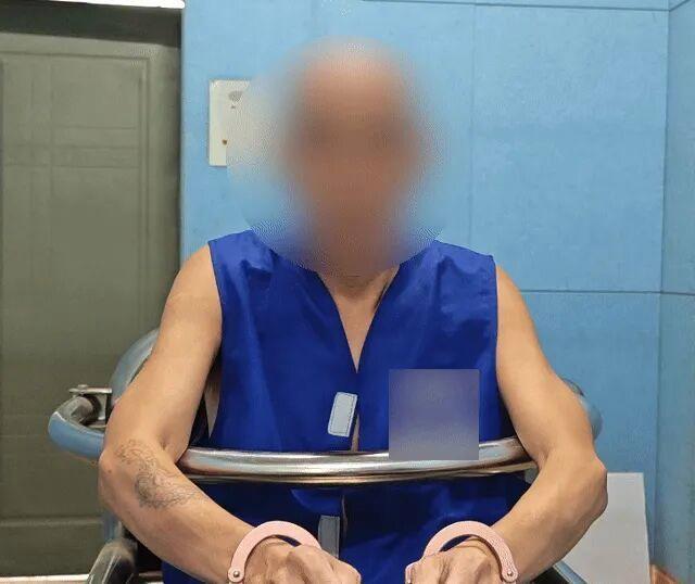 男子杀人后逃进深山21年活得像野人