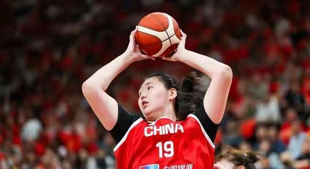 中国女篮vs尼日利亚最后两分钟纯享 张子宇无惧防守强拿两分制胜 逆转胜利振奋人心