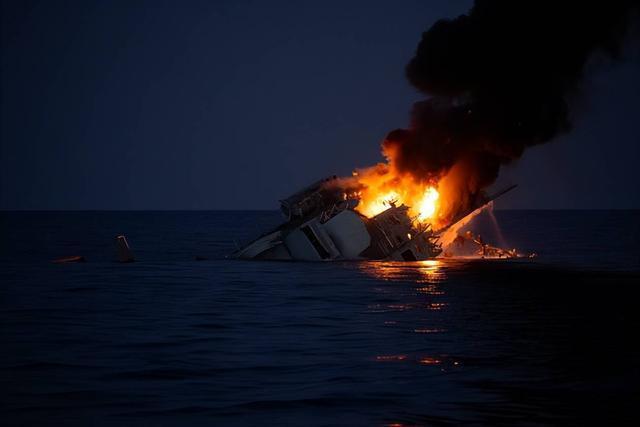 伊朗称美军已被驱逐不得进入海峡 美伊对峙升级