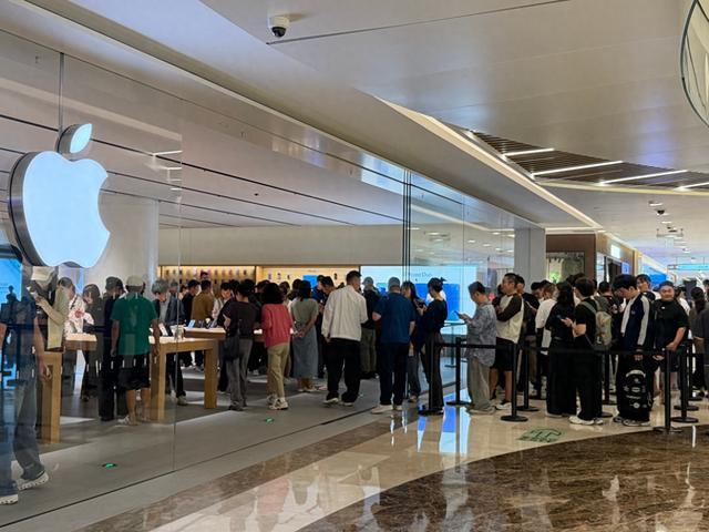 iPhone 18系列首发日走访