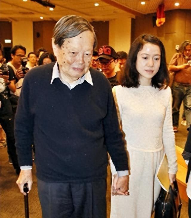 出版人谈与杨振宁20余年交往