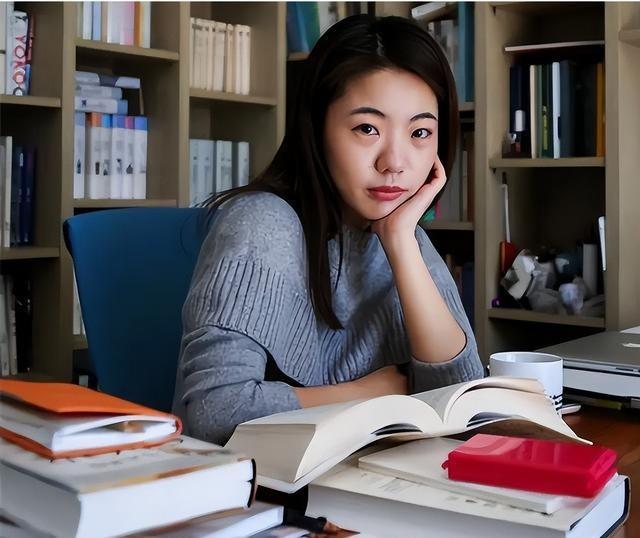 蒋方舟被撤学位后首发文 病房里的生日感悟