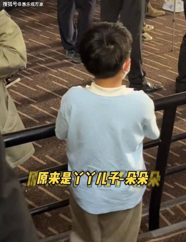 要复合？陈思诚现身佟丽娅新片首映礼，对她的称呼透露二人关系