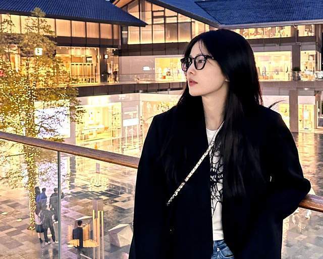 白鹿为过往不当言论发文道歉，感谢大家的批评，称会严格约束自己
