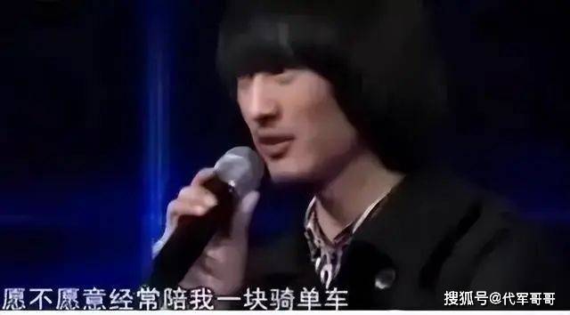 13年前，“宁愿坐在宝马车里哭”的拜金女马诺，如今35岁嫁入豪门了吗？