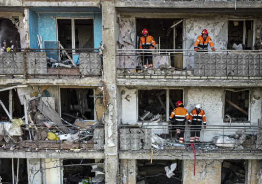 乌克兰称俄导弹击中敖德萨一公寓楼