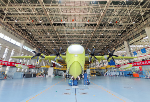 坚守岗位只争朝夕 团结奋斗创造未来