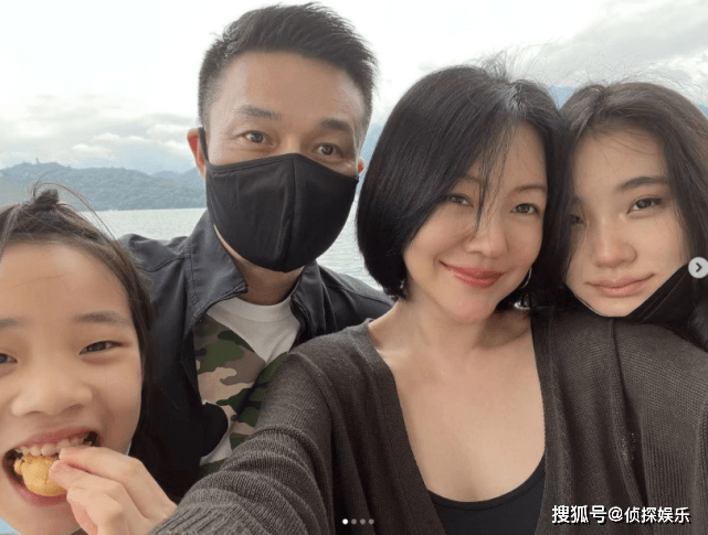 小S晒全家旅行照，许雅钧与妻女同框秀幸福，二女儿比妈妈还美