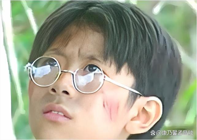 杨紫爸爸去看了张一山话剧 童星蜕变引发关注