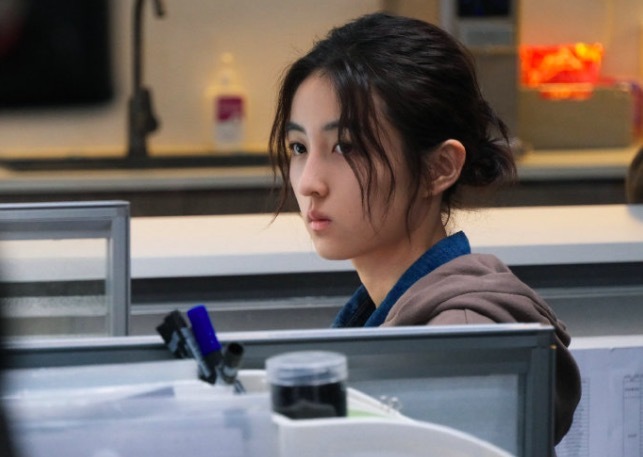 张子枫台词轻轻的砸心里重重的 不雅众刻画“半含温润的芦笋”