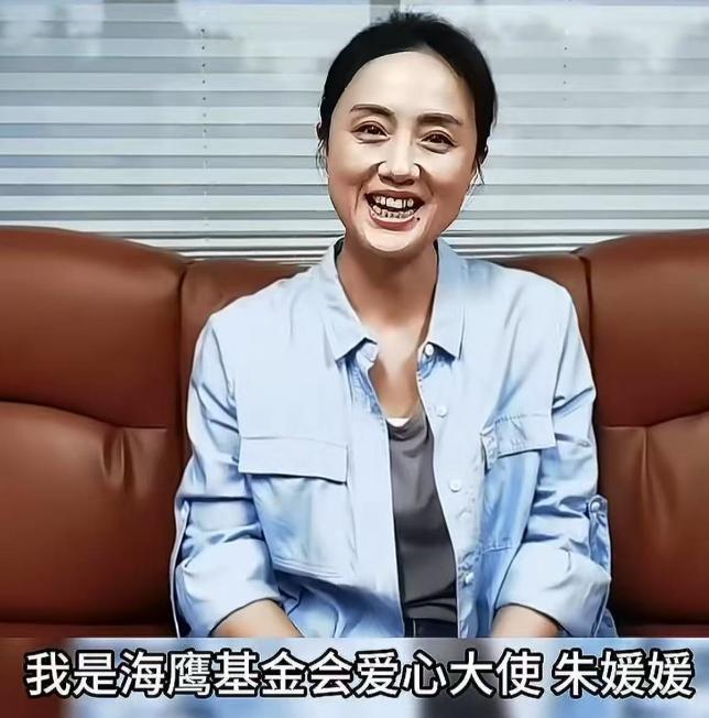 朱媛媛住院治療照曝光 堅(jiān)強(qiáng)笑容感人至深