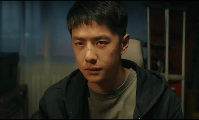 《长空之王》口碑炸了！映后全场三次掌声，王一博获赞周冬雨遭吐槽