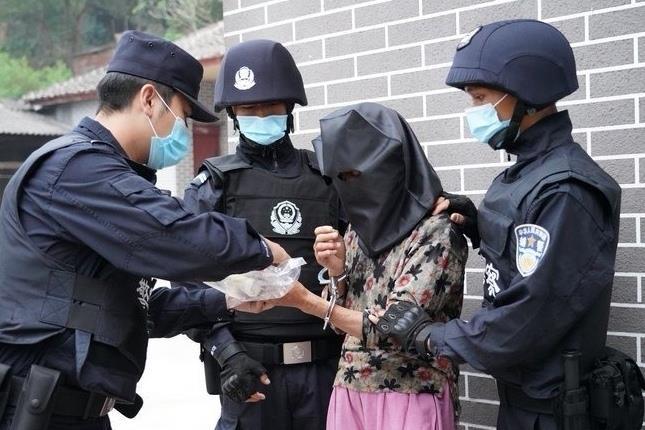 瑞麗一年查獲偷越國境15837人