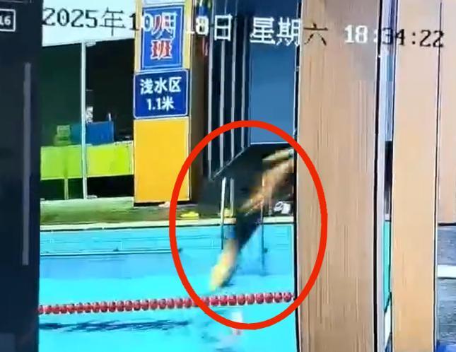 35岁二级运动员在泳池溺亡 救生员未及时施救引发争议