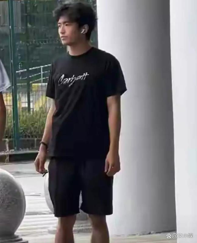Lucas19岁了 母子深情告白