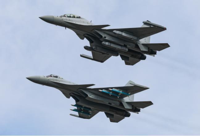 日本F-15J“老机”与解放军差距大 技术代差显露无疑