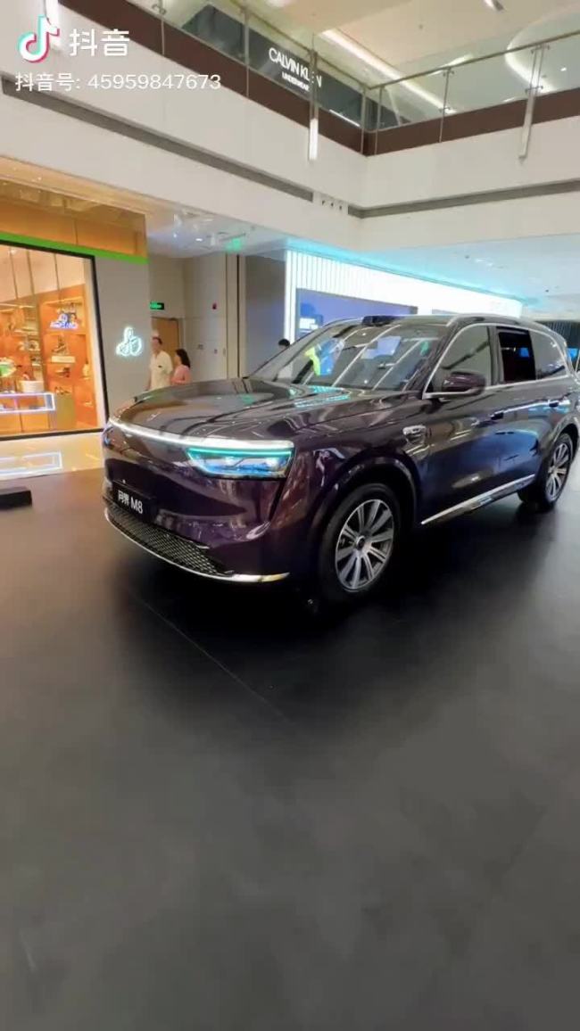 鸿蒙智行问界 M8 纯电版车型前备箱支持智界 R7 同款“敲一敲”方式开启