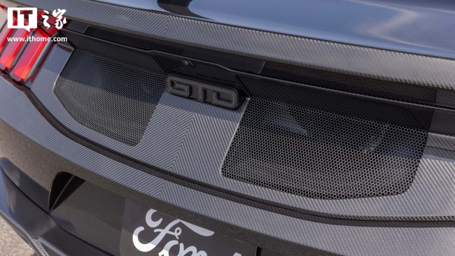 采用全碳纤维车身,福特 Mustang GTD 推出 Liquid Carbon 版本